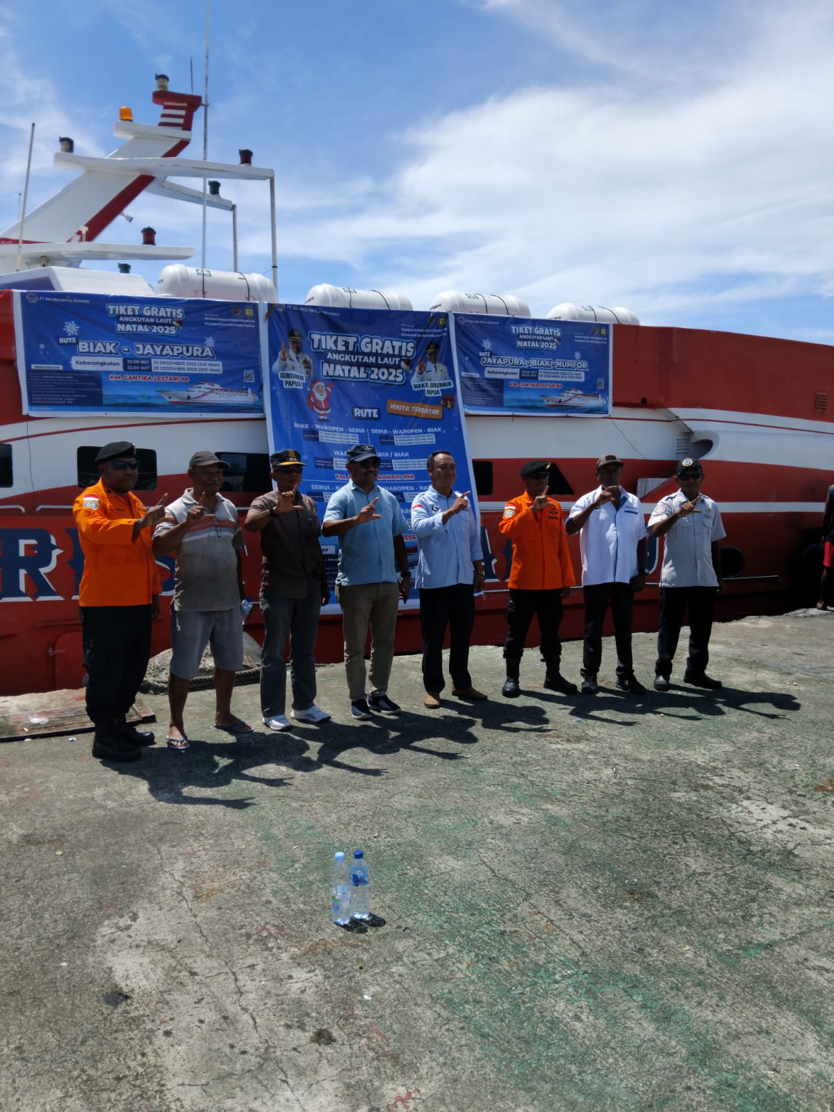 Kepala Dinas Perhubungan melepas peserta mudik gratis di dermaga BMJ